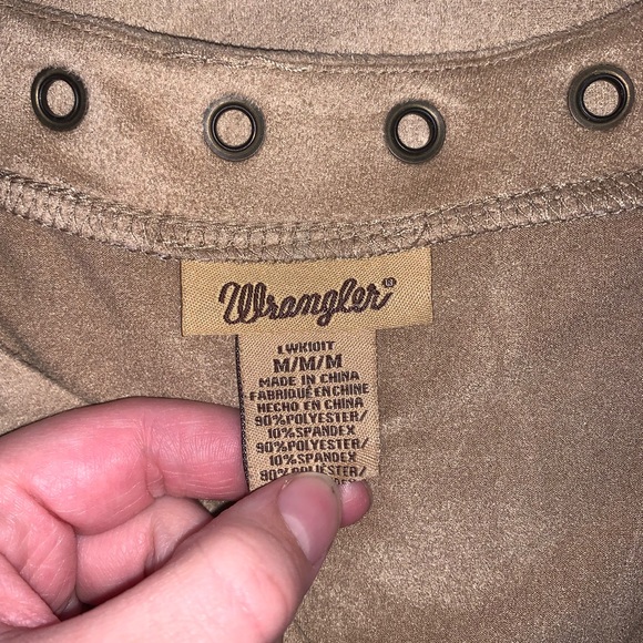 Wrangler tan soft faux suede shark bite retro shirt size M - Picture 4 of 4